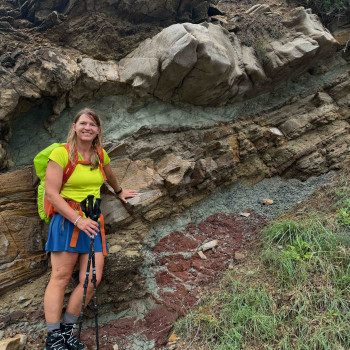Studying the rock formations on the way to Estellencs.&nbsp;