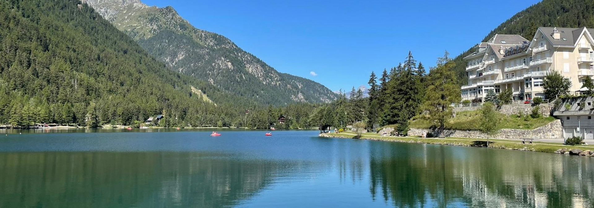 Lake view on trail running camp&nbsp;